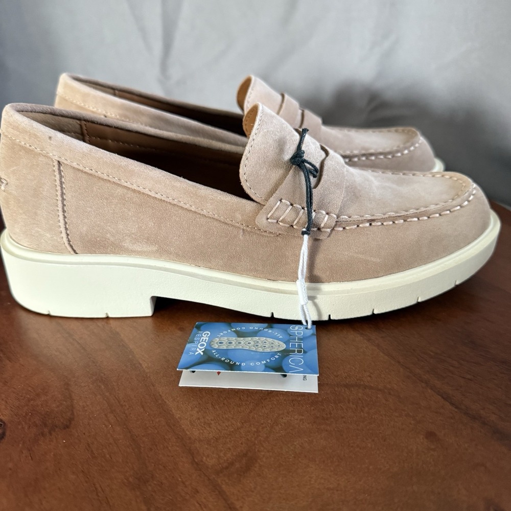 Geox Respira Spherica  Women's   Loafer Block Heel Slip Ons in Beige/White EU 39